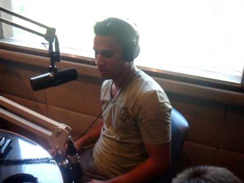 Locutora Mônika Leão Entrevistando Doce Encontro #PensouFalou Band FM