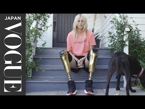 黃金之足を持つモデル、ローレン・ワッサーが見つけた「私にしかできないこと」。 (黄金の足を持つモデル、ローレン・ワッサーが見つけた「私にしかできないこと」。| VOGUE JAPAN)