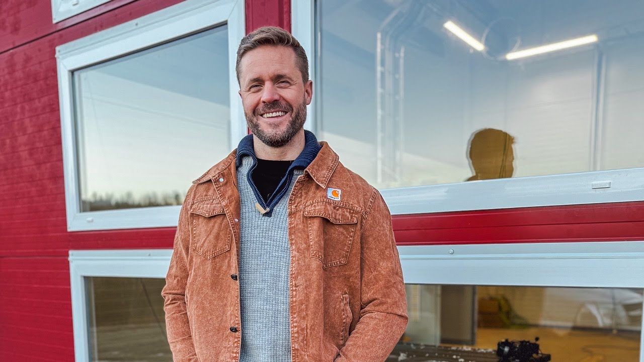 Tom Erik Klevmo Saur bygger rugegghus for fremtiden