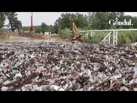GÂNDUL LIVE | Imagini dezolante au fost filmate la Balș, pe râul Olteț.