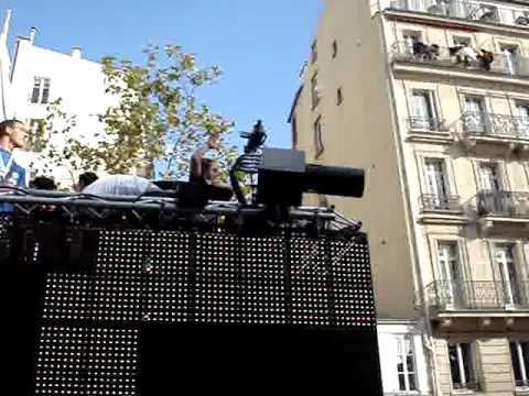 Techno Parade 2009 - Axwell