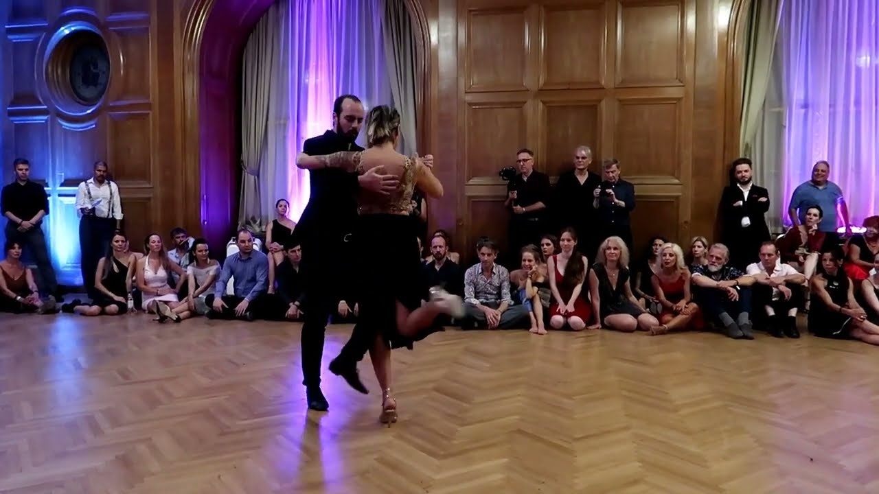 2021 08 21   Pablo Rodriguez & Majo Martirena dance Juan D'Arienzo's No mientas