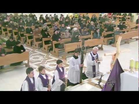 Calea crucii şi sfânta Liturghie cu predică tematică (vineri, 8 martie 2013)