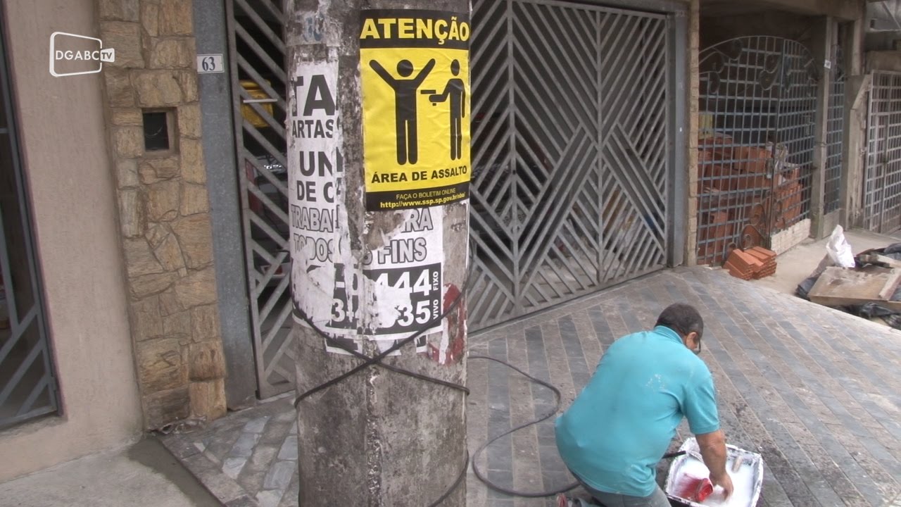 Cartazes alertam para área de assaltos; Veja vídeo