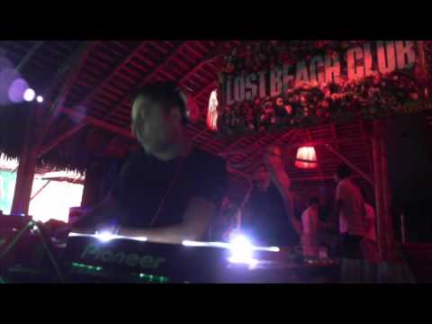 Omid 16b @ Lost Beach Club Carnaval 2014 Montañita Ecuador (sunday night set)