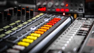 New sounds on the Behringer RD-8+Volca Bass & TD-3-125 bpm/hard acid hook & tweaking - DAWless Jam