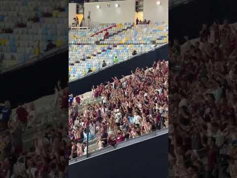 "Hinchada de Lanús en el Maracanã. Final de la Recopa vs Flamengo." Barra: La Barra 14 &bull; Club: Lanús &bull; País: Argentina