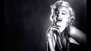 Marilyn Monroe - Running Wild