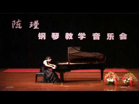 Chu Wanghua,The Moon Over a Fountain