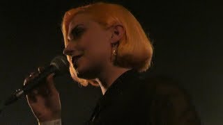 Molly Nilsson - American express - Live Paris 2018