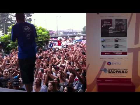 Emicida no Arte nos Terminais EMTU, Term. Jabaquara, São Paulo