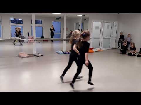 Taniec "Belgijka" - krok podstawowy. Centrum Edukacji Artystycznej Anna Machmar