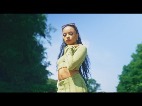 Pizzo John & Davy Scott - Hug Me [Official Music Video]