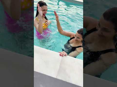 Quem faz mais Abdominais dentro na piscina ? #shorts #luluca