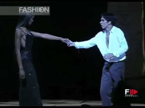 Naomi On The Runway - Gianni Versace 1998 Menswear Spring/Summer