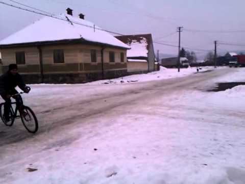 Un nebun cu bicicleta 4