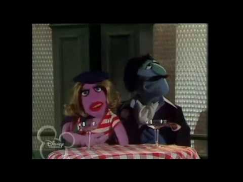 Muppet Songs: Accordion Playing Muppet - La Seine