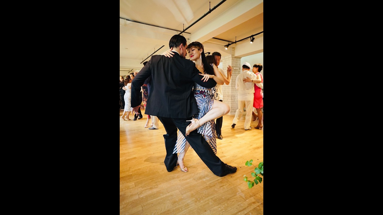 Leandro Haeder & Sumire Muramoto Tango improvised performance 3/4 - Maquillaje