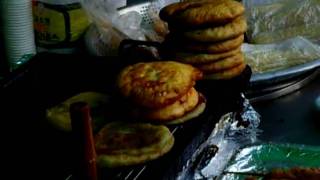 preview picture of video 'Korea Food  호떡Ho-ddeok Korea pancake stuffed[filled]'
