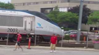 preview picture of video 'Acela Express #2003 Passes Through New London'