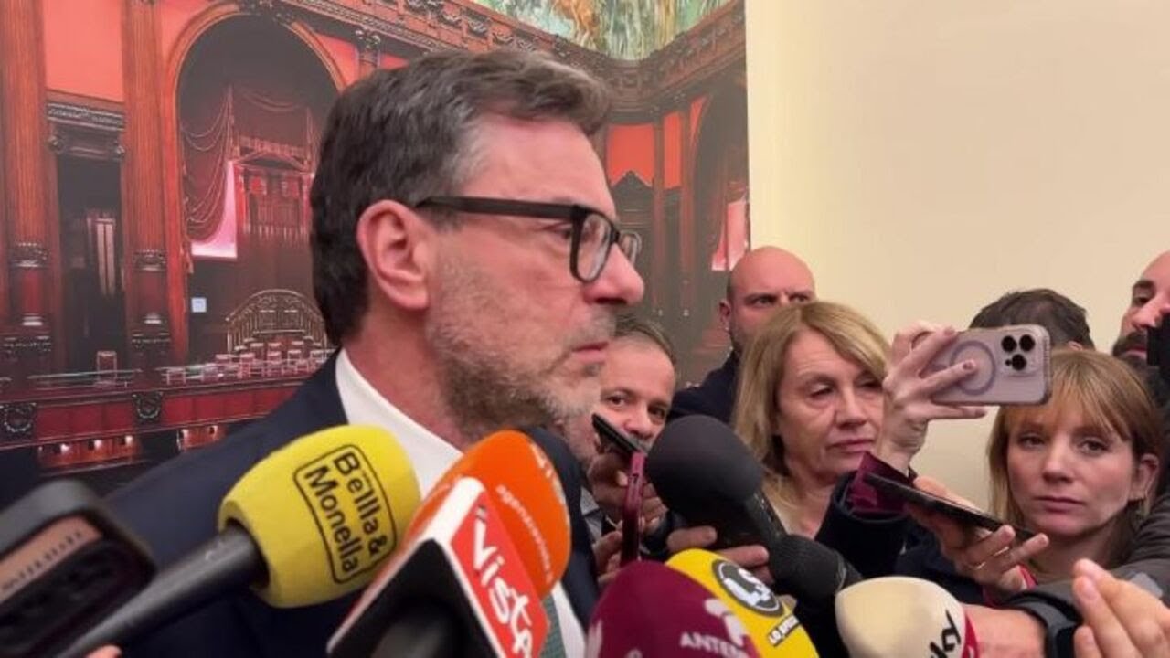 Manovra, Giorgetti: "Mi rammarico anche io del contingentamento dei tempi di discussione"