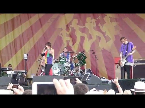 Red Hot Chili Peppers - Can't Stop (Jazz Fest 04.24.16) HD
