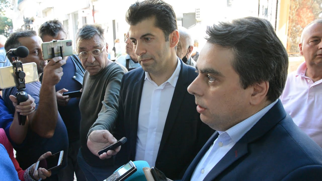 Кирил Петков и Асен Василев на посещение в Хасково