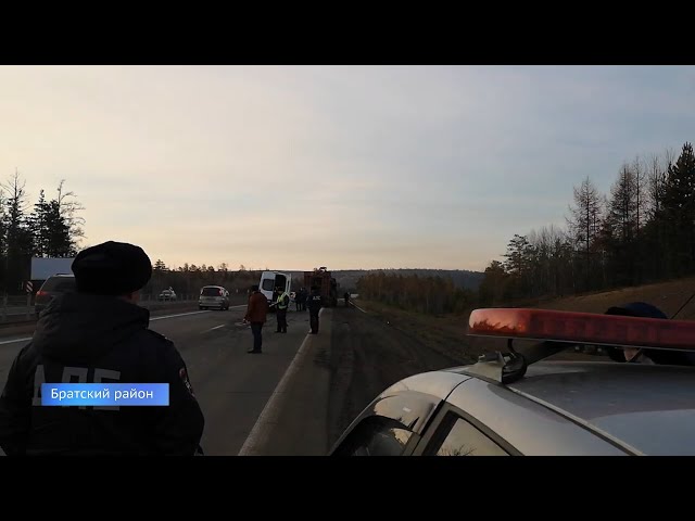 В Братском районе столкнулись маршрутка и грузовик