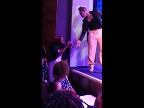 Mary Mary pass the mic to Y'anna Crawley and Leandria Johnson in DC - Howard Theater