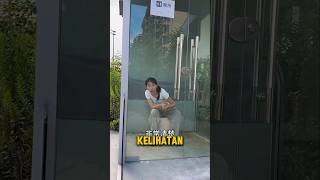 Download lagu This girl was shocked by the glass toilet! 🤣 mp3 Download lagu This girl was shocked by the glass toilet! 🤣 mp3