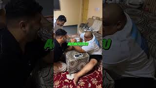 E aí, quem você acha que venceria essa queda de br #humor #curiosidades