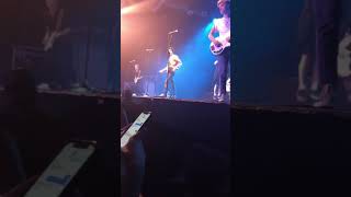New Hope Club + Brad from The Vamps on drums - Tiger Feet live in Barcelona (5/25/18)