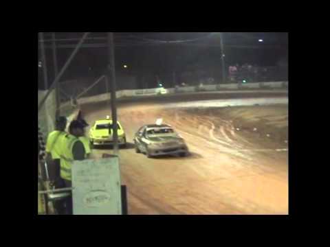 Junior Street Sedans - A-Main - Gympie Speedway - 14.01.12