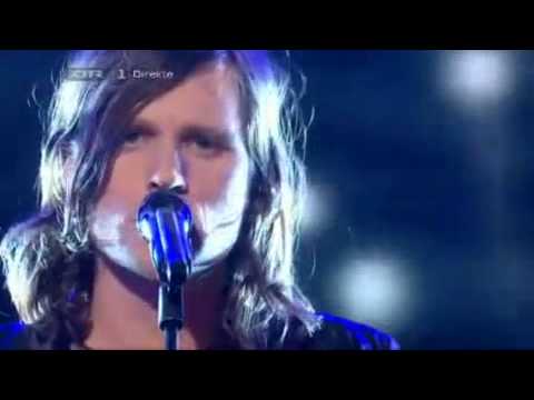 X Factor 2010 DK live show 2 - Thomas "Man in The Mirror"