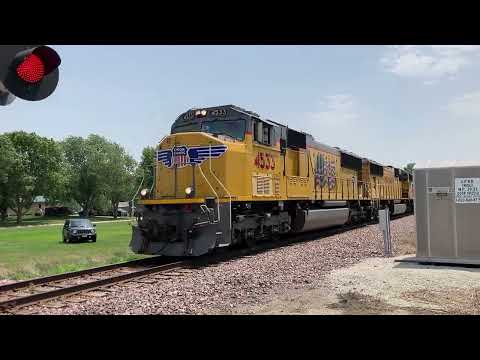 Emerald Street railroad crossing, UP 4553 Manifest, Onawa, IA