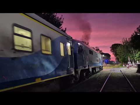 Trenes Argentinos Larga Distancia, Tren a Junin dejando atrás Mercedes Buenos Aires...saludos!!!!