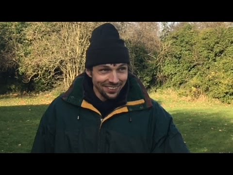 how to walk like a boss to attract the girls