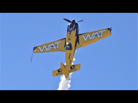 Michael Goulian Extra 330 Aerobatics (SHORT CLIP) @MIRAMAR AIRSHOW 2022