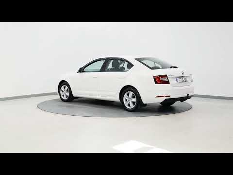 *4* 2017 Skoda Octavia 1.2TSI AMBITION - Image 2