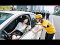 Everyone Ignored The Fainted Girl Until Poor Shipper Saved Her Turns Out She S A Billionaire CEO