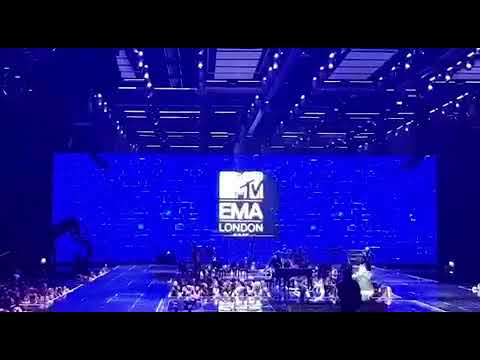VARSKI live at the MTV EMA’s 2017 (WEMBLEY ARENA)