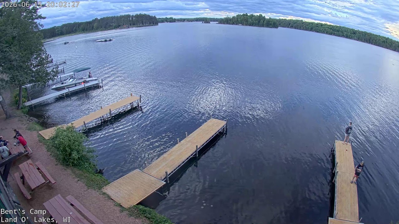 Live webcam view of Bent's Camp Docks on Mamie Lake