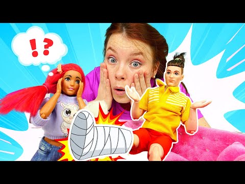 Barbie Video. Ken hat sich am Bein verletzt. Spielspaß mit Puppen und Irene