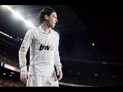 Espectacular jugada de Mesut Özil vs Barcelona