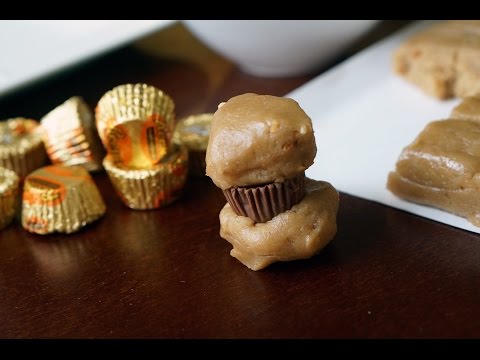 download lagu mp3 mp4 Chocolate Chip Cookies With Oreos And Reeses Baked Inside, download lagu Chocolate Chip Cookies With Oreos And Reeses Baked Inside gratis, unduh video klip Chocolate Chip Cookies With Oreos And Reeses Baked Inside