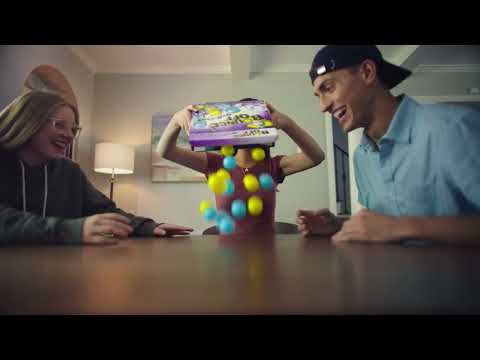 thumbnail video image 2 of Juego de Mesa Mattel Games Bounce-Off Pop Out, 2 of 5