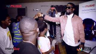 Sarkodie Hangs Out With Fans #NewGuy