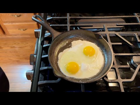 Lodge Cast Iron Skillet - Fry an Egg Without It Sticking