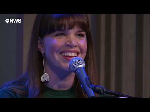 Lady Linn And Her Magnificent Seven - Loneliness (Live op VRT NWS)