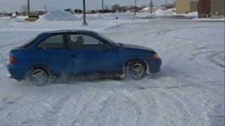 preview picture of video 'CrazyCarClub - Hyundai Accent Snow Donuts'